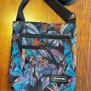 Dakine Women's Floral Crossbody Bag - Black and Blue